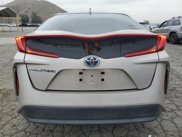 JTDKARFP9H3055555 - 2017 TOYOTA PRIUS PRIM 银色 照片 6