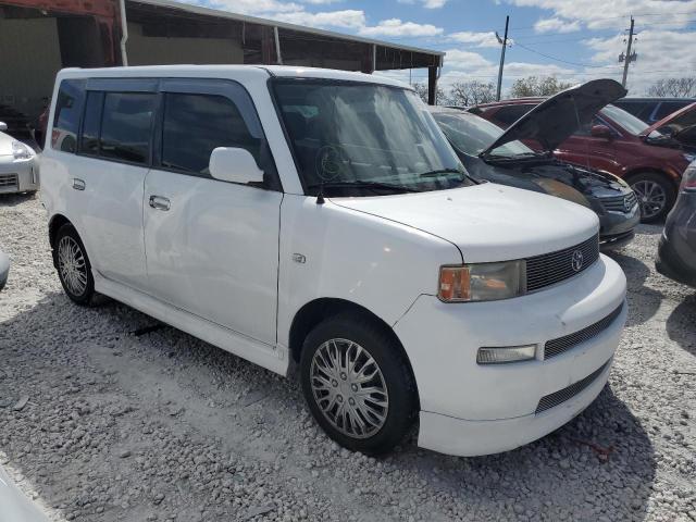 JTLKT324864083099 - 2006 TOYOTA SCION XB Weiß Foto 4