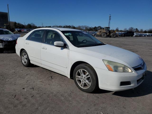 1HGCM56357A001750 - 2007 HONDA ACCORD SE WHITE photo 4