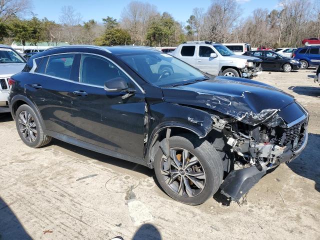 SJKCH5CR3HA024664 - 2017 INFINITI QX30 BASE 黑色 照片 4