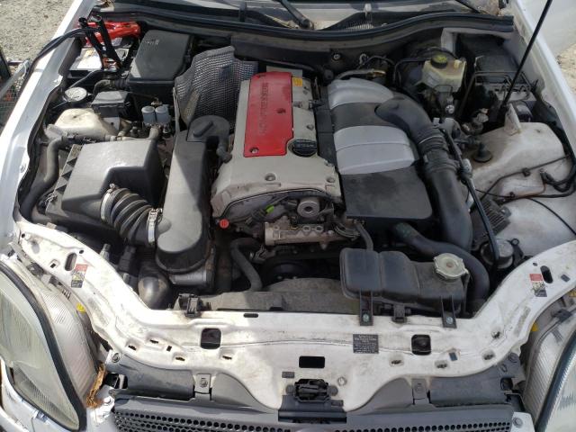 WDBKK49F32F251983 - 2002 MERCEDES-BENZ SLK 230 KOMPRESSOR WHITE photo 11