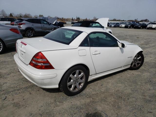 WDBKK49F32F251983 - 2002 MERCEDES-BENZ SLK 230 KOMPRESSOR WHITE photo 3