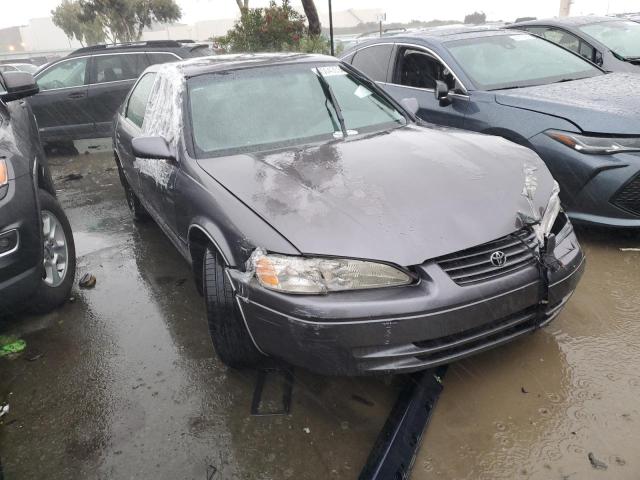 4T1BG22K4XU591561 - 1999 TOYOTA CAMRY CE GRAY photo 4