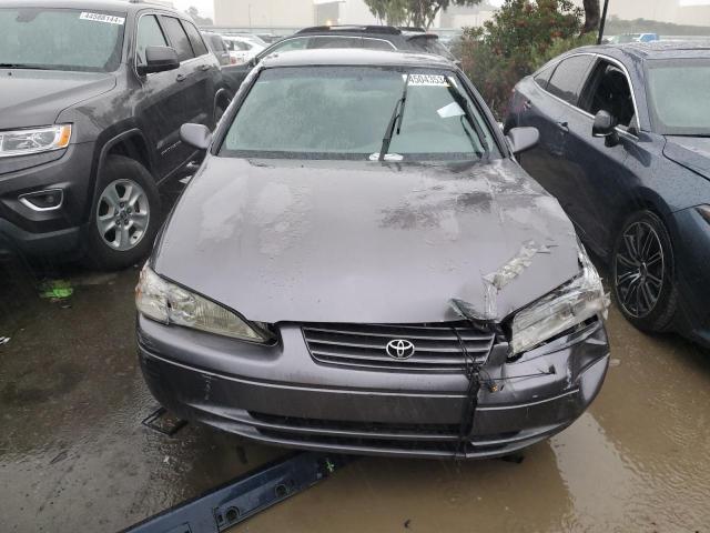 4T1BG22K4XU591561 - 1999 TOYOTA CAMRY CE GRAY photo 5