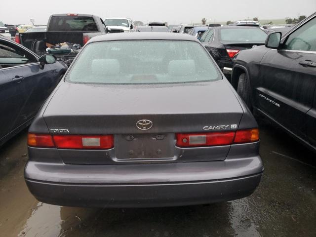 4T1BG22K4XU591561 - 1999 TOYOTA CAMRY CE GRAY photo 6