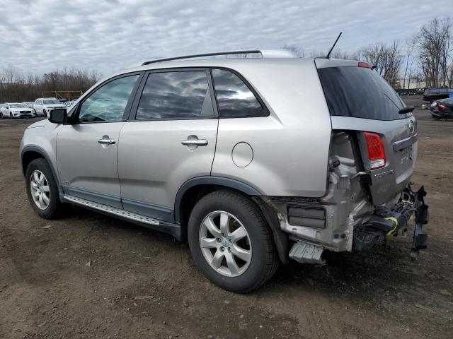 5XYKTDA60CG282682 - 2012 KIA SORENTO BASE SILVER photo 2