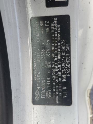 KMHCN36C77U039572 - 2007 HYUNDAI ACCENT SE WHITE photo 12