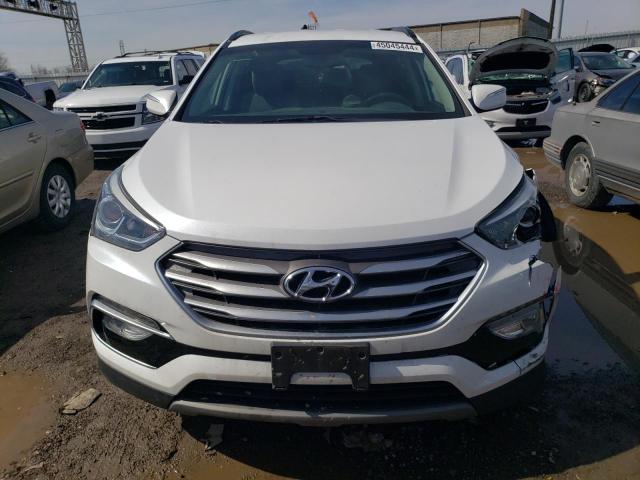 5NMZUDLB7JH063470 - 2018 HYUNDAI SANTA FE S WHITE photo 5