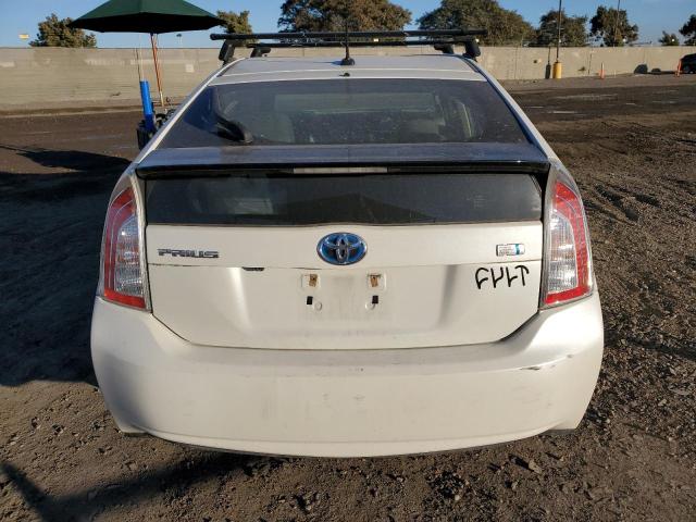 JTDKN3DU7F0422672 - 2015 TOYOTA PRIUS WHITE photo 6