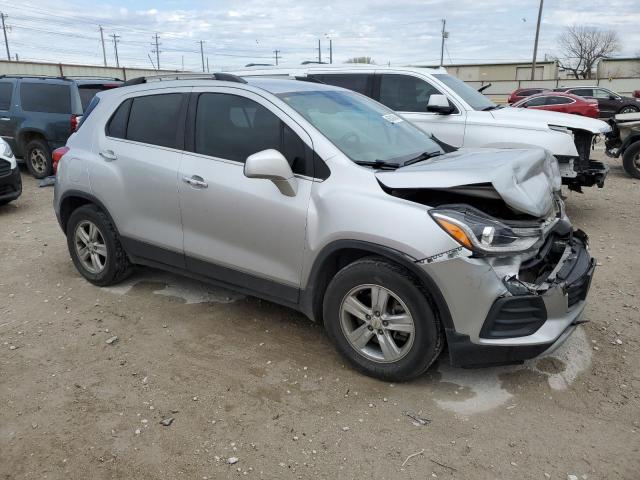 KL7CJLSB2LB011470 - 2020 CHEVROLET TRAX 1LT SILVER photo 4