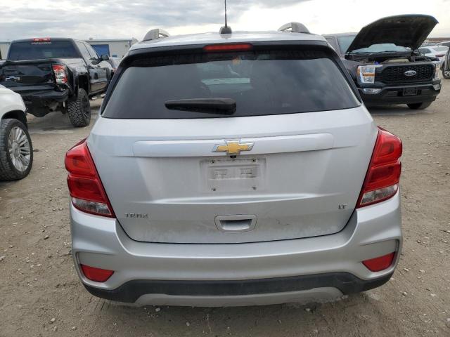 KL7CJLSB2LB011470 - 2020 CHEVROLET TRAX 1LT SILVER photo 6