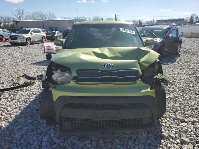 KNDJN2A25J7893454 - 2018 KIA SOUL GREEN photo 5