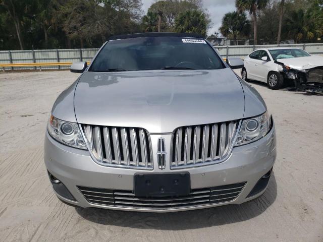 1LNHM94R09G625826 - 2009 LINCOLN MKS SILVER photo 5