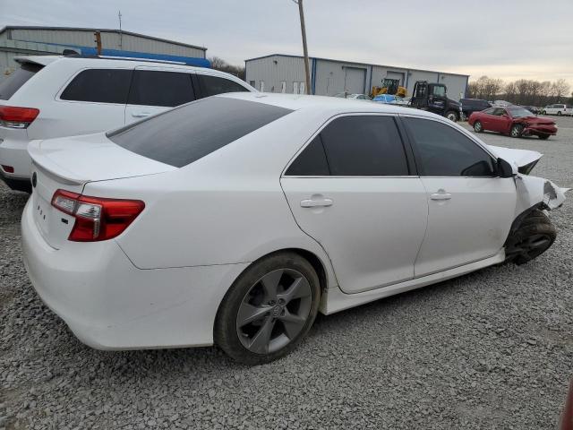 4T1BK1FK8CU506637 - 2012 TOYOTA CAMRY SE WHITE photo 3