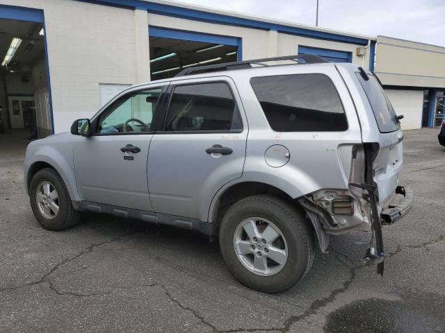 1FMCU9D71AKD33371 - 2010 FORD ESCAPE XLT SILVER photo 2