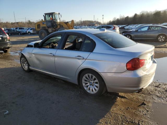 WBAPH77509NL84523 - 2009 BMW 328 I SILVER photo 2