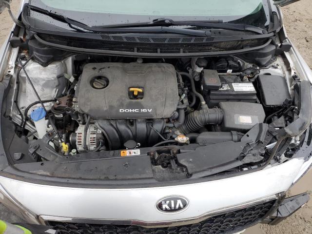 3KPFK4A71HE062632 - 2017 KIA FORTE LX SILVER photo 11