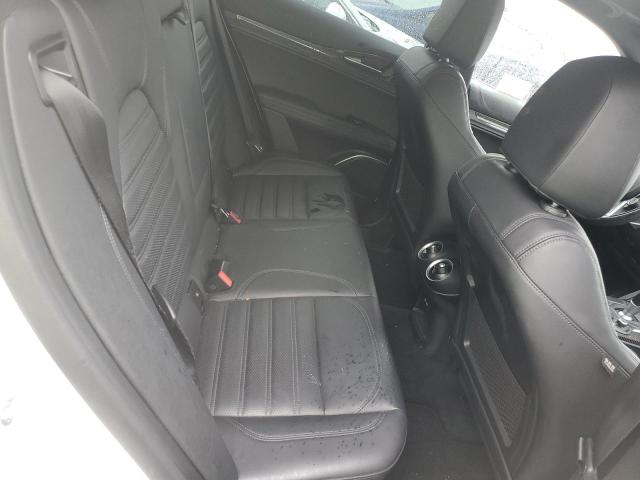 ZASPAKBN3K7C71300 - 2019 ALFA ROMEO STELVIO TI WHITE photo 11