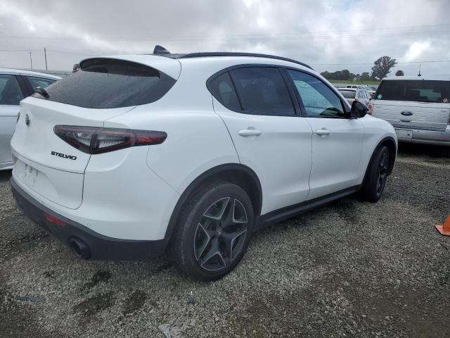 ZASPAKBN3K7C71300 - 2019 ALFA ROMEO STELVIO TI WHITE photo 3