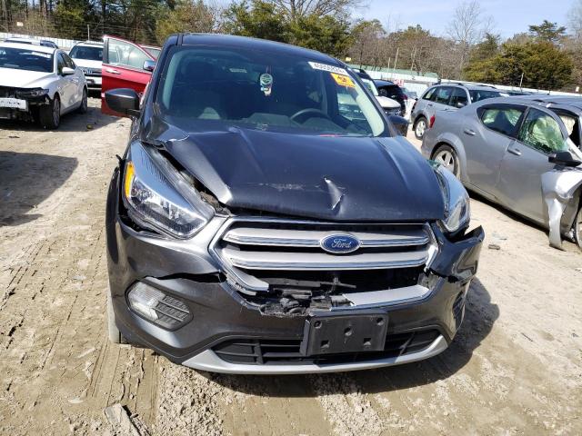 1FMCU0GD0KUA91658 - 2019 FORD ESCAPE SE GRAY photo 5