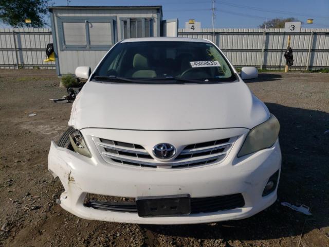 5YFBU4EE2DP104963 - 2013 TOYOTA COROLLA BASE WHITE photo 5