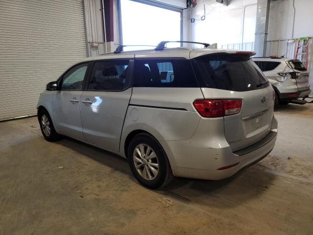 KNDMB5C14F6042027 - 2015 KIA SEDONA LX SILVER photo 2