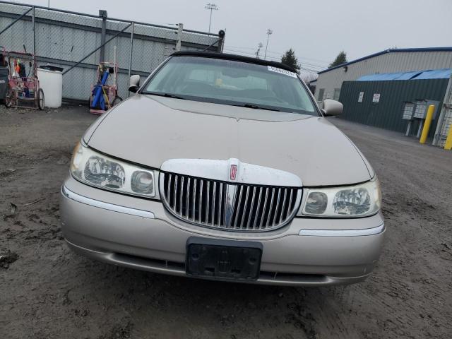 1LNHM82W4XY628870 - 1999 LINCOLN TOWN CAR SIGNATURE GOLD photo 5