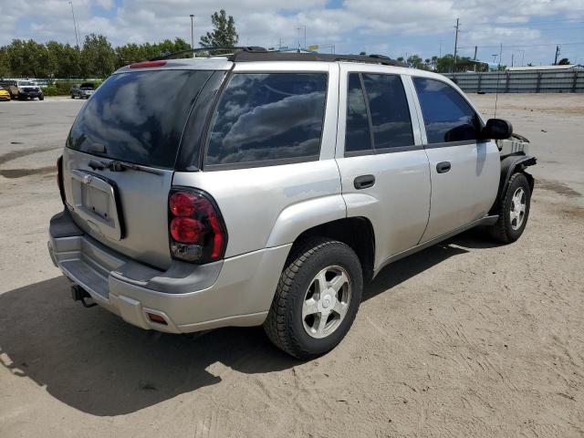 1GNDS13S452348322 - 2005 CHEVROLET TRAILBLAZE LS SILVER photo 3