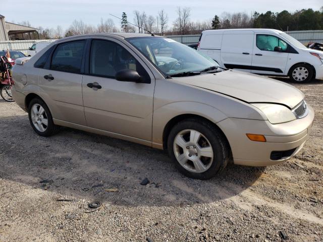 1FAHP34N36W122045 - 2006 FORD FOCUS ZX4 GOLD photo 4