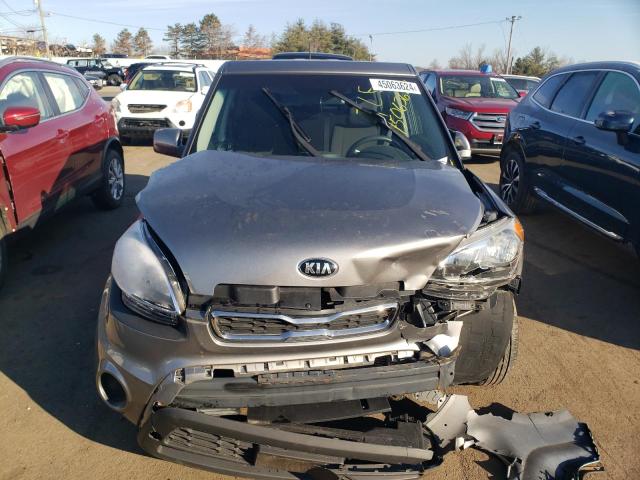 KNDJT2A53D7606892 - 2013 KIA SOUL GRAY photo 5