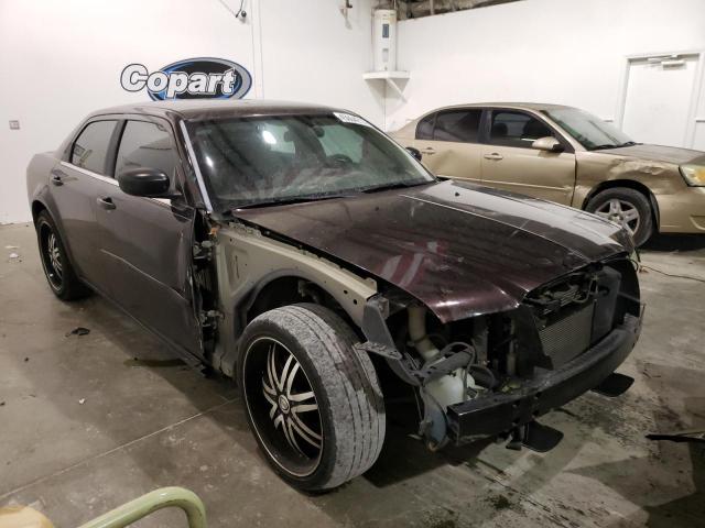 2C3JA43R95H183442 - 2005 CHRYSLER 300 MAROON photo 4