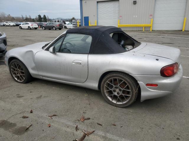 JM1NB353440402453 - 2004 MAZDA MX-5 MIATA BASE SILVER photo 2