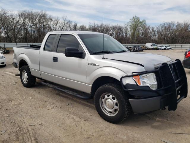 1FTFX1EF5EKE03072 - 2014 FORD F150 SUPER CAB SILVER photo 4