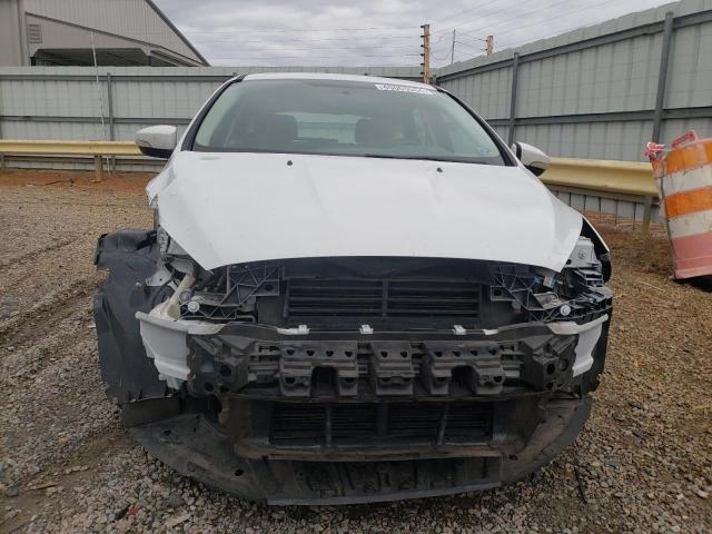 1FADP3K23JL221143 - 2018 FORD FOCUS SE WHITE photo 5