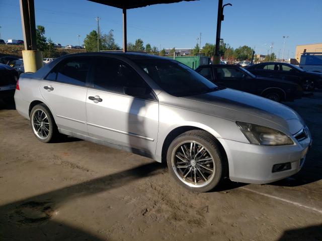 1HGCM56196A040113 - 2006 HONDA ACCORD VALUE SILVER photo 4