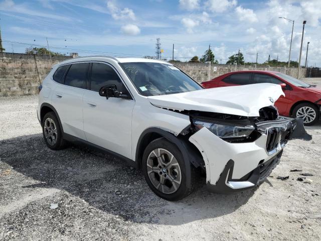 WBX73EF00P5W75194 - 2023 BMW X1 XDRIVE28I WHITE photo 4