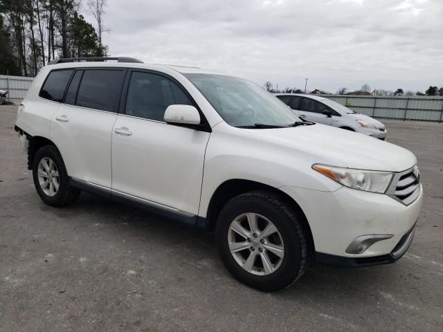 5TDZK3EH8DS141564 - 2013 TOYOTA HIGHLANDER BASE WHITE photo 4