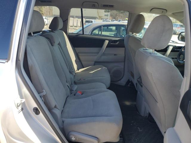 5TDBK3EH4DS206136 - 2013 TOYOTA HIGHLANDER BASE Argent photo 11