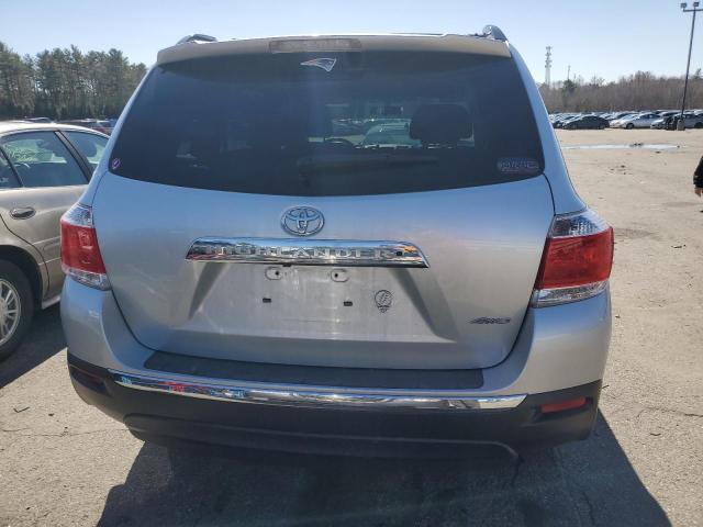 5TDBK3EH4DS206136 - 2013 TOYOTA HIGHLANDER BASE Argent photo 6