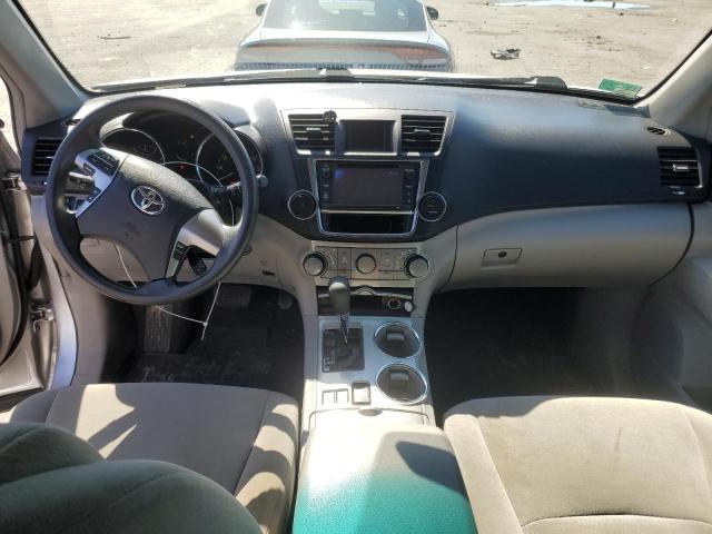 5TDBK3EH4DS206136 - 2013 TOYOTA HIGHLANDER BASE Argent photo 8