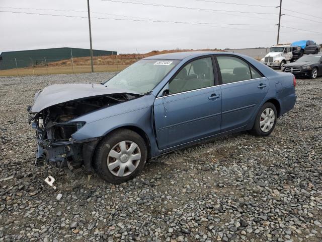 JTDBE30K020106156 - 2002 TOYOTA CAMRY LE BLUE photo 1