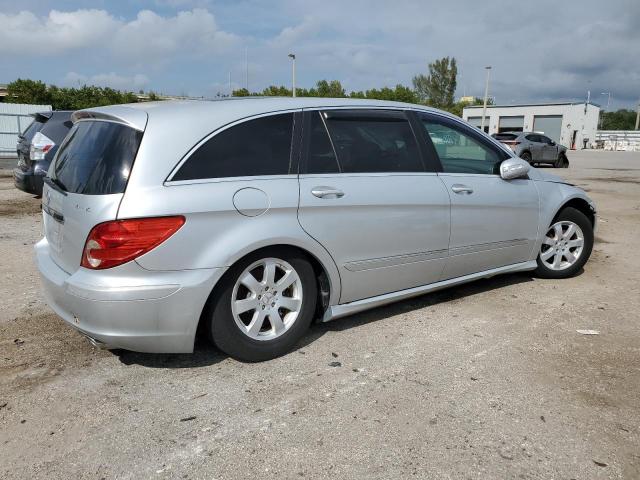 4JGCB65E37A036490 - 2007 MERCEDES-BENZ R 350 SILVER photo 3