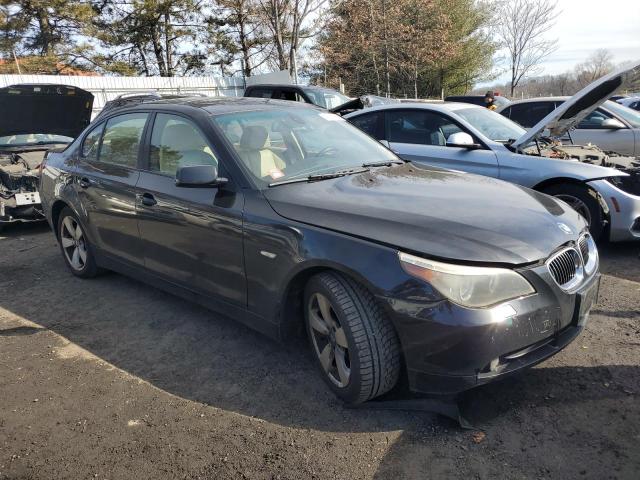 WBANF73516CG68210 - 2006 BMW 530 XI BLACK photo 4