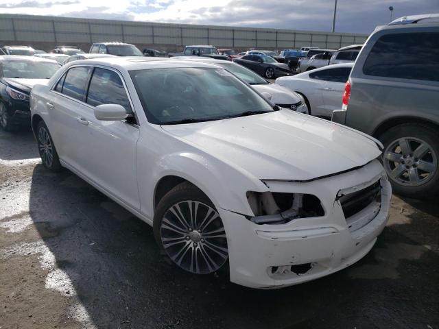 2C3CCAGT2DH681732 - 2013 CHRYSLER 300 S WHITE photo 4