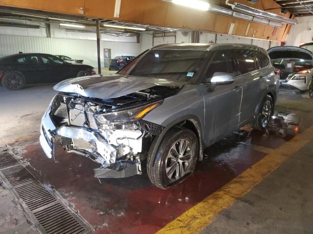 2022 TOYOTA HIGHLANDER XLE, 