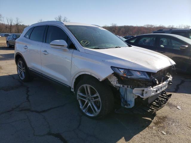 5LMCJ3D95KUL25218 - 2019 LINCOLN MKC RESERVE WHITE photo 4