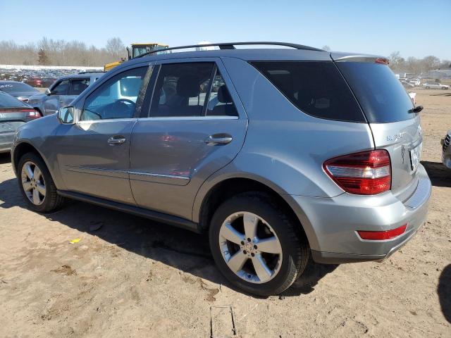 4JGBB8GB8AA609241 - 2010 MERCEDES-BENZ ML 350 4MATIC GRAY photo 2
