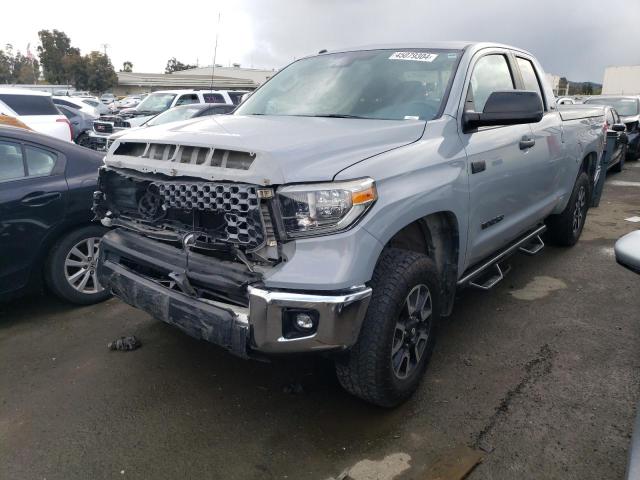 5TFUY5F10JX769839 - 2018 TOYOTA TUNDRA DOUBLE CAB SR/SR5 GRAY photo 1