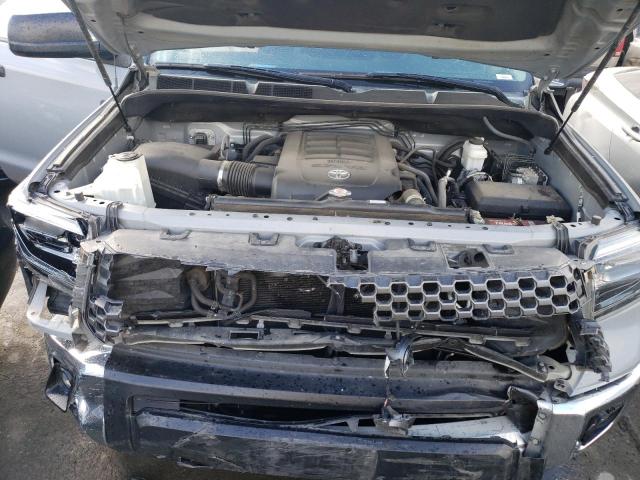 5TFUY5F10JX769839 - 2018 TOYOTA TUNDRA DOUBLE CAB SR/SR5 GRAY photo 11