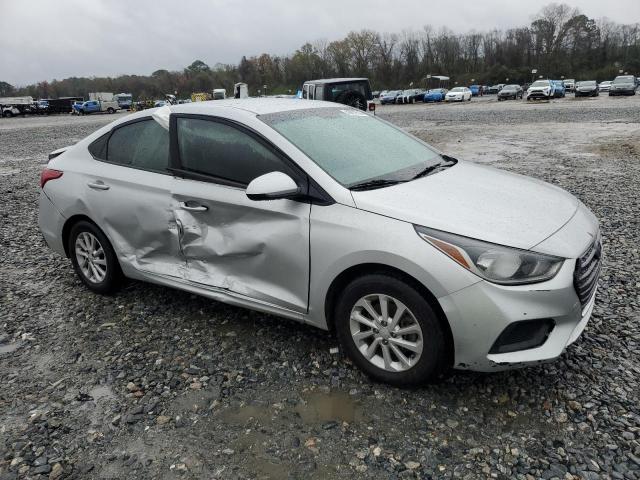 3KPC24A30JE030826 - 2018 HYUNDAI ACCENT SE GRAY photo 4